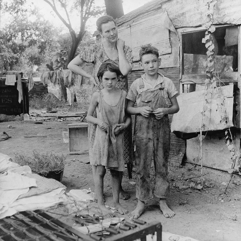 Poor_mother_and_children,_Oklahoma,_1936_by_Dorothea_Lange