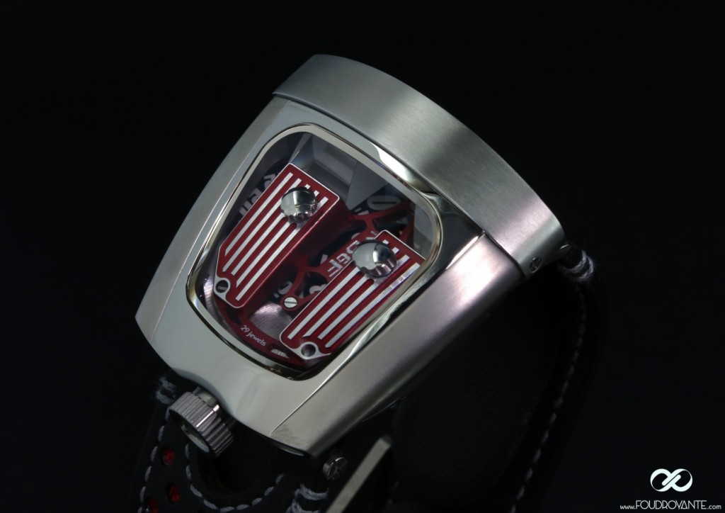 MB&F HMX rouge Ferrari