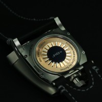 MB&F HMX noir Lotus