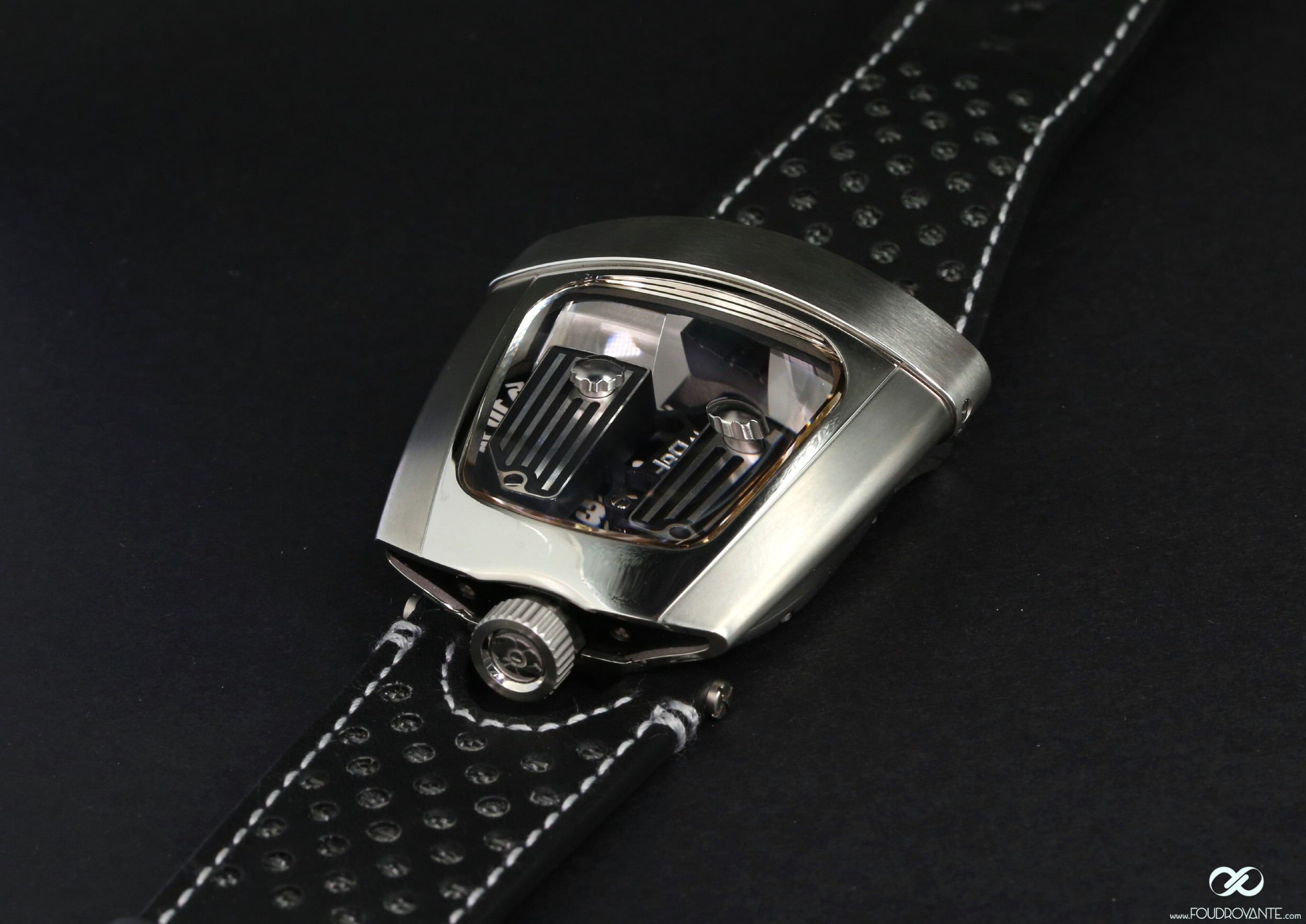 MB&F HMX Lotus Black (8)