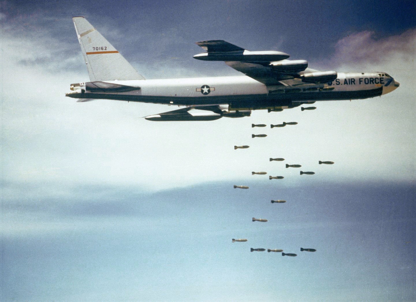 boeing_b-52_dropping_bombs-vietnam-circa-1965-1966