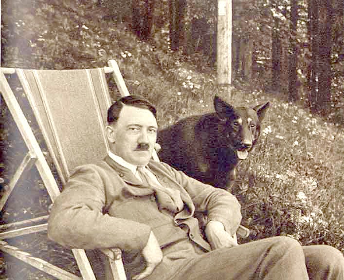 hitler_with_dog