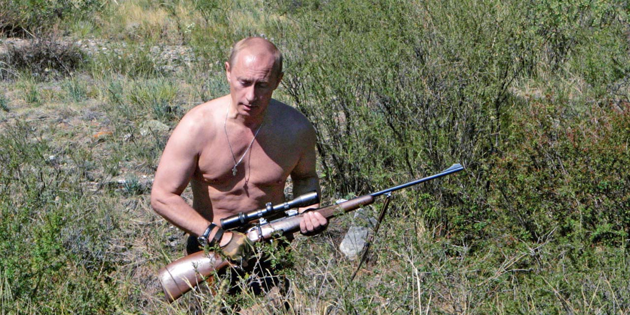 poutine-3-putin-holding-gun-summer-tendances-design-media-influenceur-trend