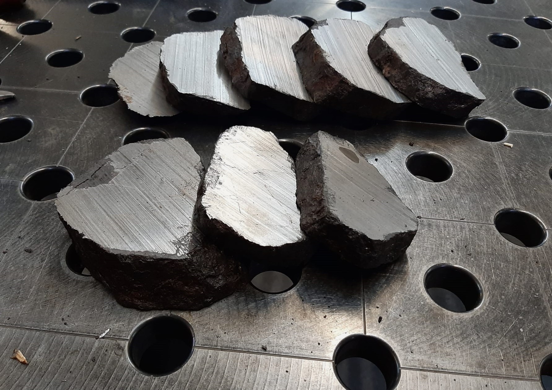 Meteorite bread first slice - Copie