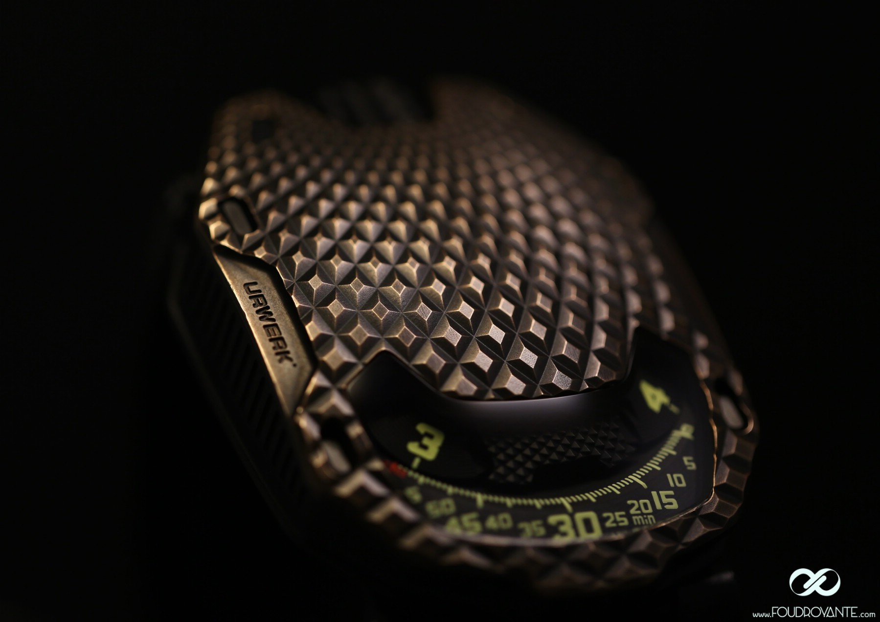 Urwerk 105 T-Rex (9)